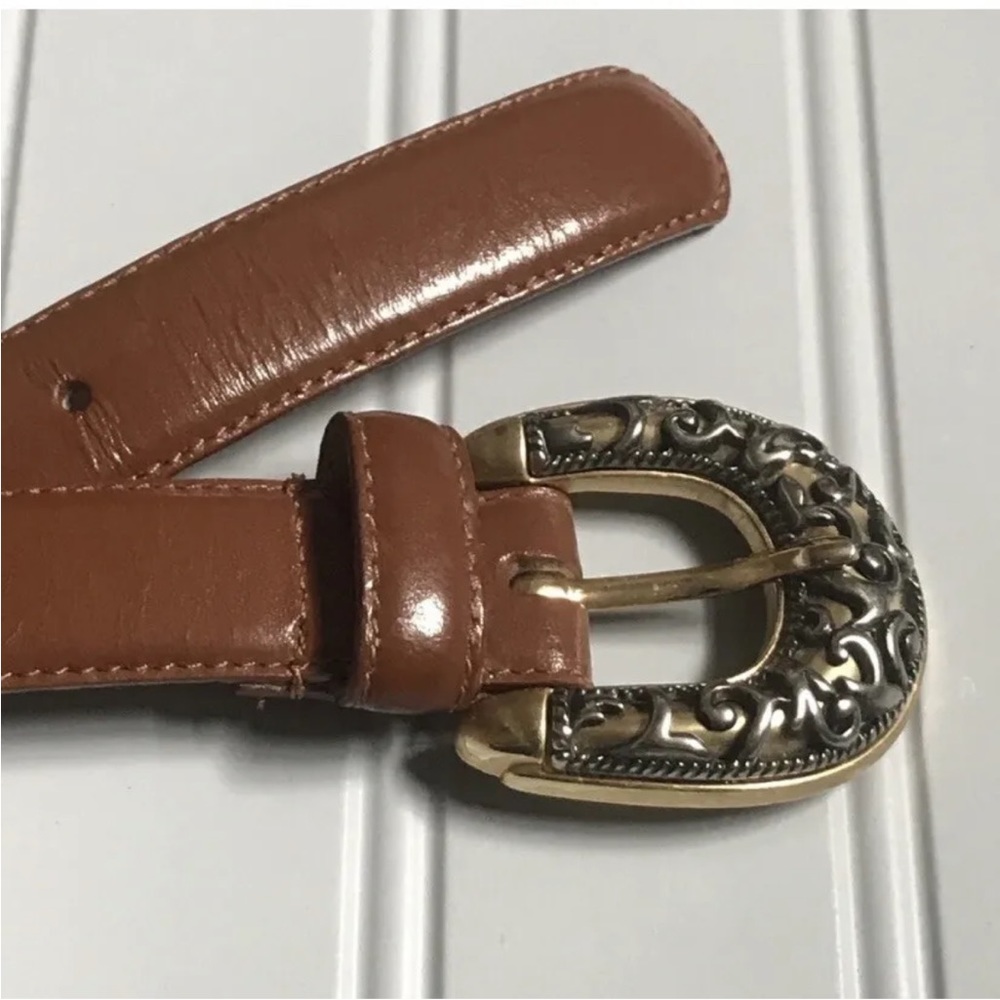 Woman's Liz Claiborne Leather Belt Size 26/28